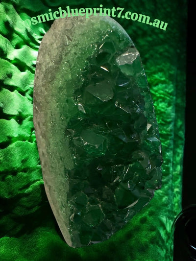 Green crystal cluster geode wand